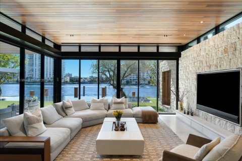 House in Golden Beach, Florida 6 bedrooms, 709.31 sq.m. № 1874469 - photo 5