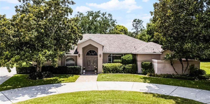 House in Winter Haven, Florida 3 bedrooms, 227.61 sq.m. № 1795734