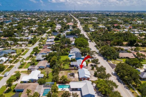 House in North Palm Beach, Florida 3 bedrooms, 102.19 sq.m. № 2250016 - photo 10