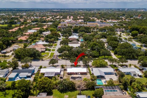 House in North Palm Beach, Florida 3 bedrooms, 102.19 sq.m. № 2250016 - photo 8