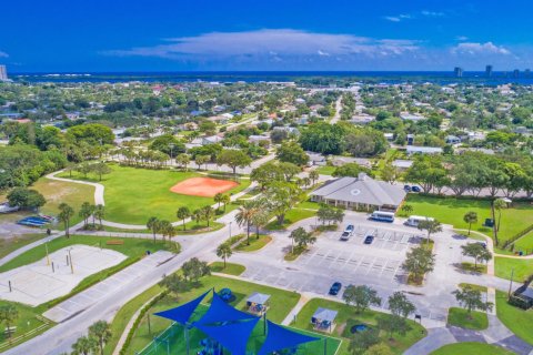 House in North Palm Beach, Florida 3 bedrooms, 102.19 sq.m. № 2250016 - photo 22