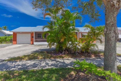 House in North Palm Beach, Florida 3 bedrooms, 102.19 sq.m. № 2250016 - photo 13