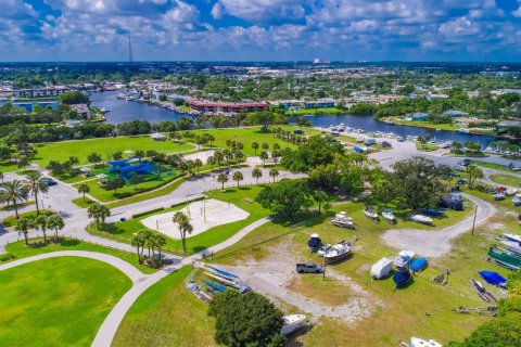 House in North Palm Beach, Florida 3 bedrooms, 102.19 sq.m. № 2250016 - photo 20