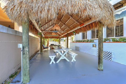 House in Tavernier, Florida 5 bedrooms № 1863612 - photo 6
