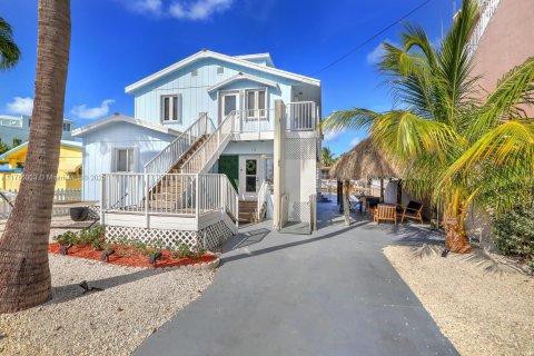 House in Tavernier, Florida 5 bedrooms № 1863612 - photo 3