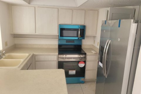 Condominio en alquiler en Port Charlotte, Florida, 2 dormitorios, 85.38 m2 № 1123275 - foto 3