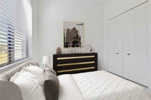 House in Cape Coral, Florida 4 bedrooms, 161.28 sq.m. № 2031417 - photo 10