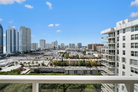 Купить кондоминиум в Санни-Айлс-Бич, Флорида 2 спальни, 118.54м2, № 2046507 - фото 3