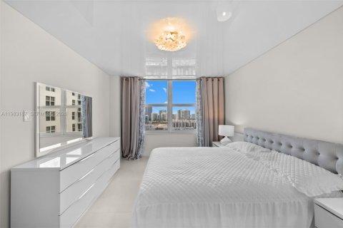 Купить кондоминиум в Санни-Айлс-Бич, Флорида 2 спальни, 118.54м2, № 2046507 - фото 22