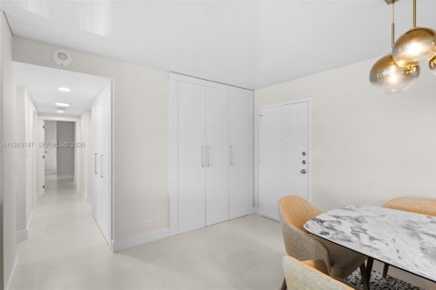 Купить кондоминиум в Санни-Айлс-Бич, Флорида 2 спальни, 118.54м2, № 2046507 - фото 15