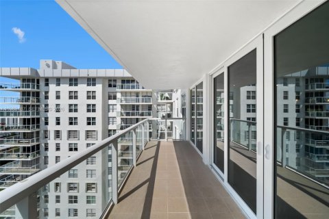 Купить кондоминиум в Санни-Айлс-Бич, Флорида 2 спальни, 118.54м2, № 2046507 - фото 4