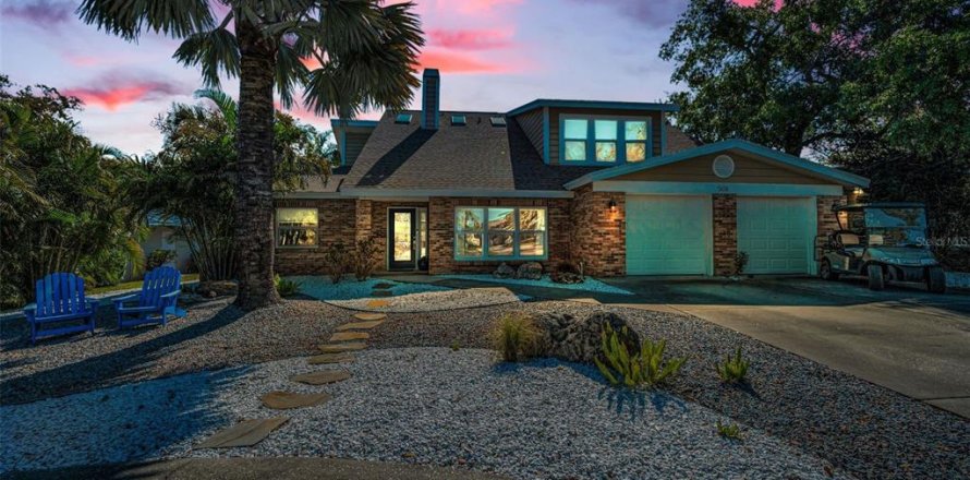 Casa en Palm Harbor, Florida 4 dormitorios, 264.31 m2 № 1628913