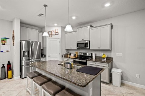 Adosado en venta en Tampa, Florida, 3 dormitorios, 148.36 m2 № 2214378 - foto 2