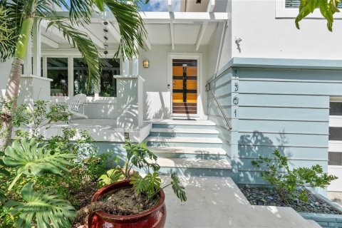 House in Miami Shores, Florida 3 bedrooms, 233.09 sq.m. № 1890682 - photo 13