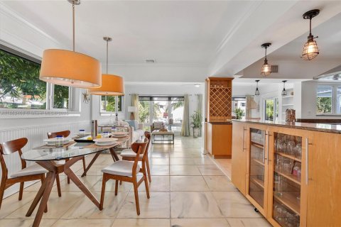 House in Miami Shores, Florida 3 bedrooms, 233.09 sq.m. № 1890682 - photo 23
