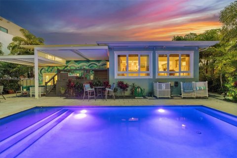 House in Miami Shores, Florida 3 bedrooms, 233.09 sq.m. № 1890682 - photo 3