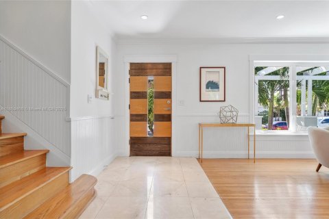 House in Miami Shores, Florida 3 bedrooms, 233.09 sq.m. № 1890682 - photo 17
