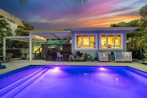 House in Miami Shores, Florida 3 bedrooms, 233.09 sq.m. № 1890682 - photo 4