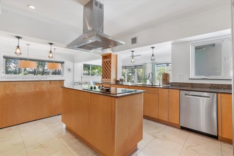 House in Miami Shores, Florida 3 bedrooms, 233.09 sq.m. № 1890682 - photo 30