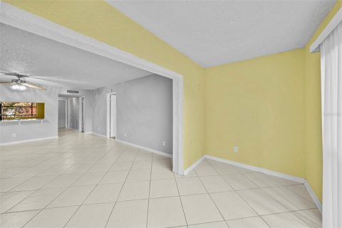 Copropriété à louer à Clearwater, Floride: 2 chambres, 98.48 m2 № 2215011 - photo 12