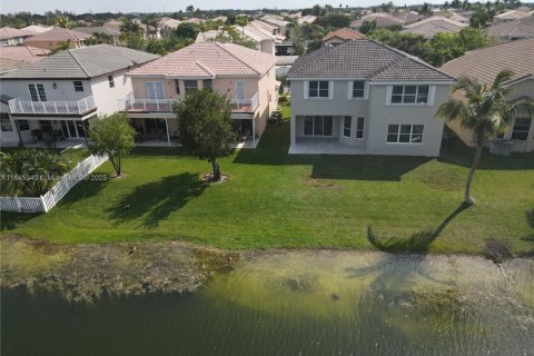 House in Miramar, Florida 5 bedrooms, 281.87 sq.m. № 1840811 - photo 5