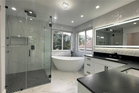 House in Miramar, Florida 5 bedrooms, 281.87 sq.m. № 1840811 - photo 17