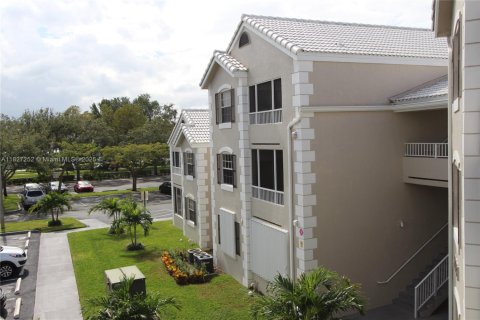 Condominio en alquiler en Oakland Park, Florida, 1 dormitorio, 74.69 m2 № 1938480 - foto 28