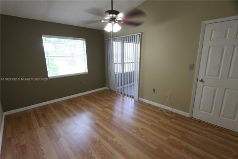 Condominio en alquiler en Oakland Park, Florida, 1 dormitorio, 74.69 m2 № 1938480 - foto 14