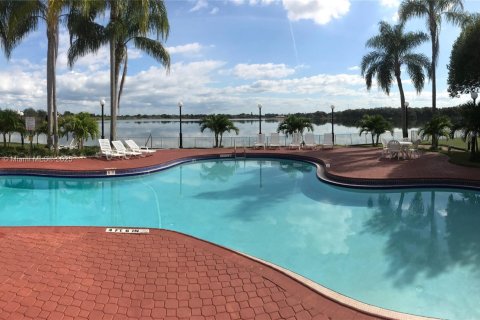 Condominio en alquiler en Oakland Park, Florida, 1 dormitorio, 74.69 m2 № 1938480 - foto 24