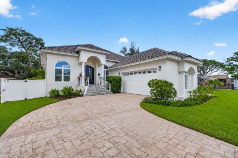 Casa en venta en Saint Petersburg, Florida, 4 dormitorios, 208.47 m2 № 2221041 - foto 2
