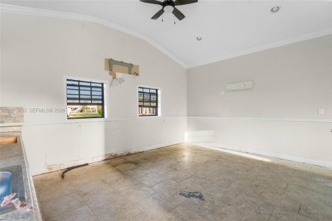 House in Everglades, Florida 4 bedrooms, 162.02 sq.m. № 2068751 - photo 23