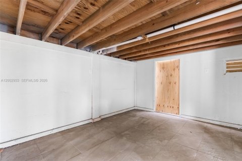 House in Everglades, Florida 4 bedrooms, 162.02 sq.m. № 2068751 - photo 21