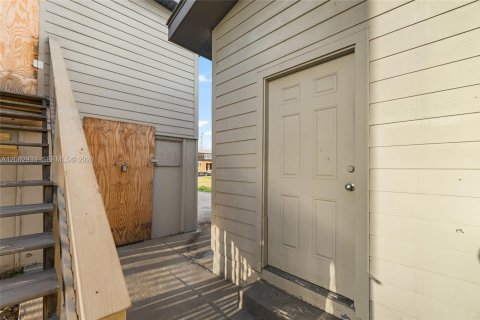 House in Everglades, Florida 4 bedrooms, 162.02 sq.m. № 2068751 - photo 30