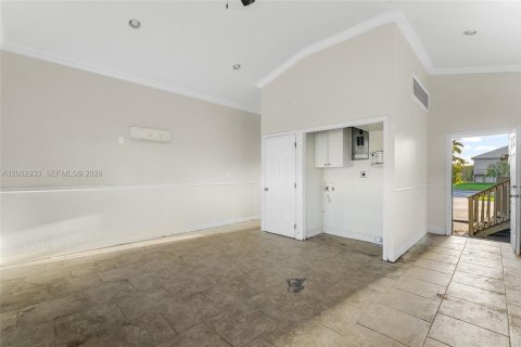 House in Everglades, Florida 4 bedrooms, 162.02 sq.m. № 2068751 - photo 24