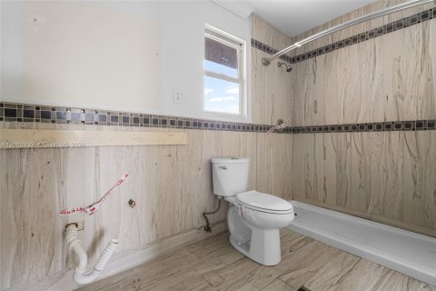 House in Everglades, Florida 4 bedrooms, 162.02 sq.m. № 2068751 - photo 14