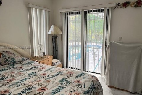 Casa en venta en Sunny Isles Beach, Florida, 4 dormitorios, 244.52 m2 № 1963935 - foto 25