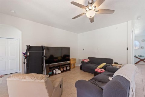 House in Kissimmee, Florida 5 bedrooms, 314.66 sq.m. № 1724655 - photo 25