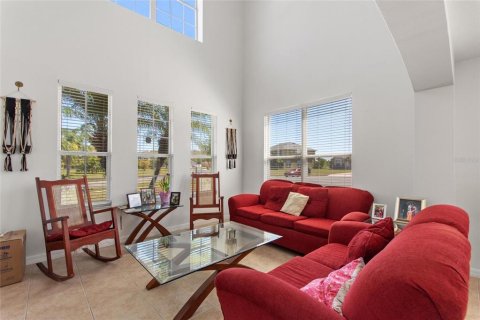 House in Kissimmee, Florida 5 bedrooms, 314.66 sq.m. № 1724655 - photo 5