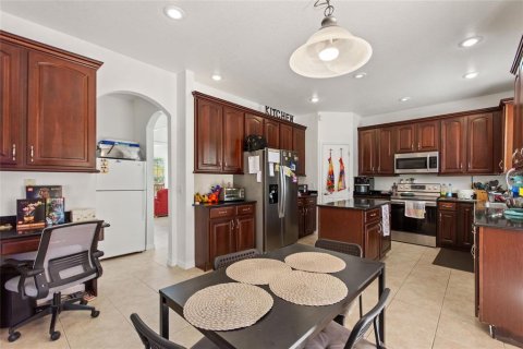 House in Kissimmee, Florida 5 bedrooms, 314.66 sq.m. № 1724655 - photo 2