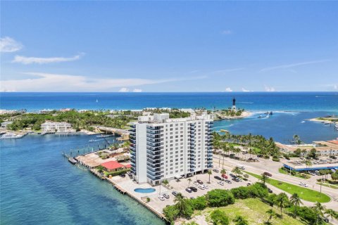 Copropriété à vendre à Pompano Beach, Floride: 2 chambres, 92.9 m2 № 2402145 - photo 8