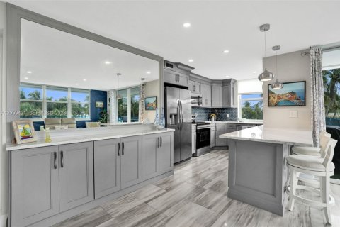 Copropriété à vendre à Pompano Beach, Floride: 2 chambres, 92.9 m2 № 2402145 - photo 2