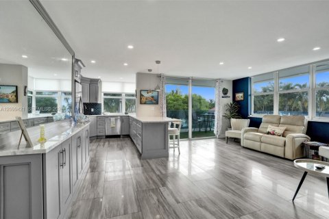 Copropriété à vendre à Pompano Beach, Floride: 2 chambres, 92.9 m2 № 2402145 - photo 5