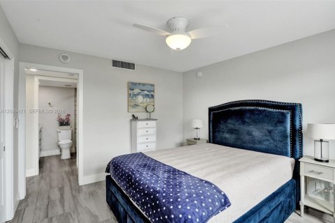 Copropriété à vendre à Pompano Beach, Floride: 2 chambres, 92.9 m2 № 2402145 - photo 16