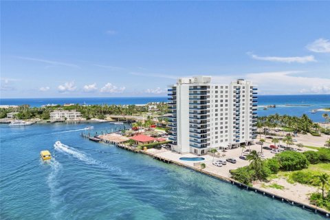 Copropriété à vendre à Pompano Beach, Floride: 2 chambres, 92.9 m2 № 2402145 - photo 9