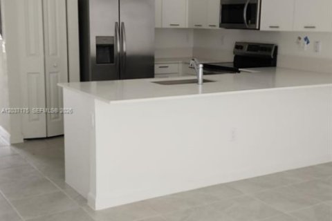 Touwnhouse à vendre à Miami, Floride: 3 chambres, 139.35 m2 № 2154221 - photo 5