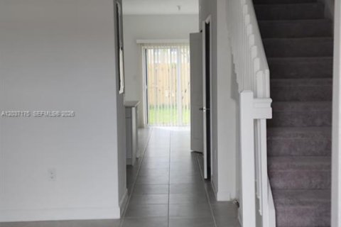 Touwnhouse à vendre à Miami, Floride: 3 chambres, 139.35 m2 № 2154221 - photo 2