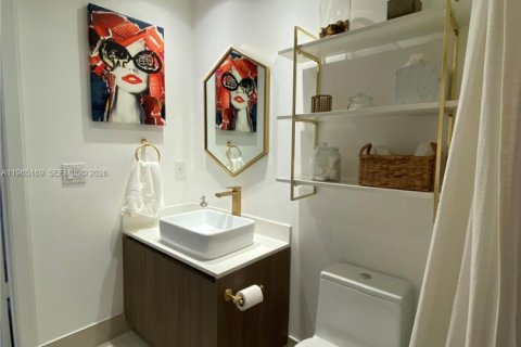 Condominio en alquiler en Miami, Florida, 1 dormitorio, 66.33 m2 № 2026488 - foto 19