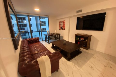 Condominio en alquiler en Miami, Florida, 1 dormitorio, 66.33 m2 № 2026488 - foto 8
