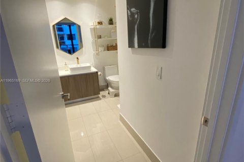 Condominio en alquiler en Miami, Florida, 1 dormitorio, 66.33 m2 № 2026488 - foto 16