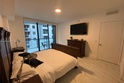 Condominio en alquiler en Miami, Florida, 1 dormitorio, 66.33 m2 № 2026488 - foto 13